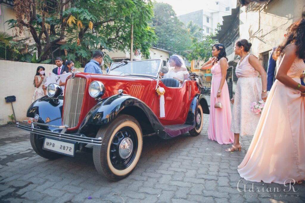 Wedding car rental, bus rental in Mumbai