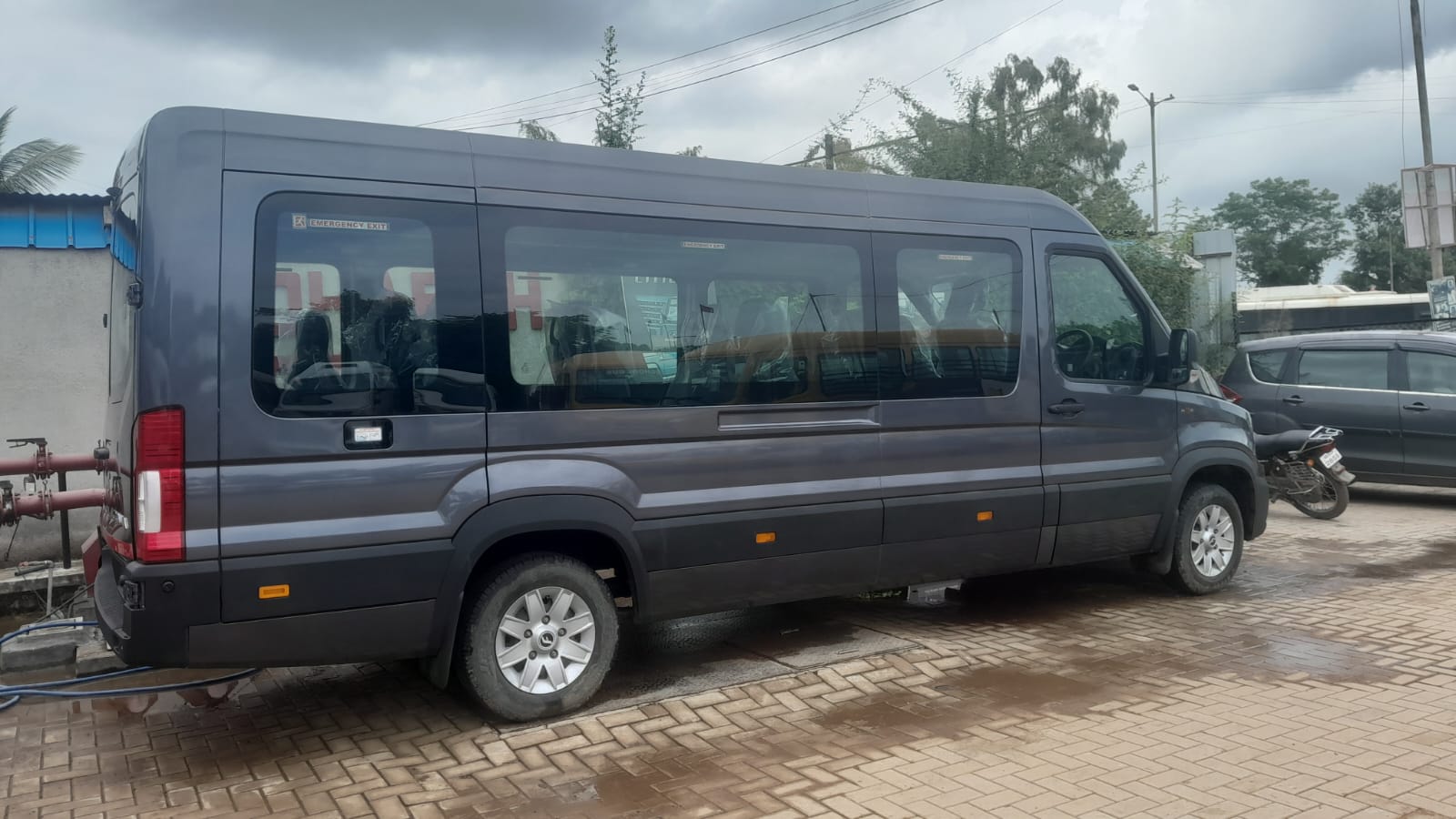 Tempo traveller rental Mumbai